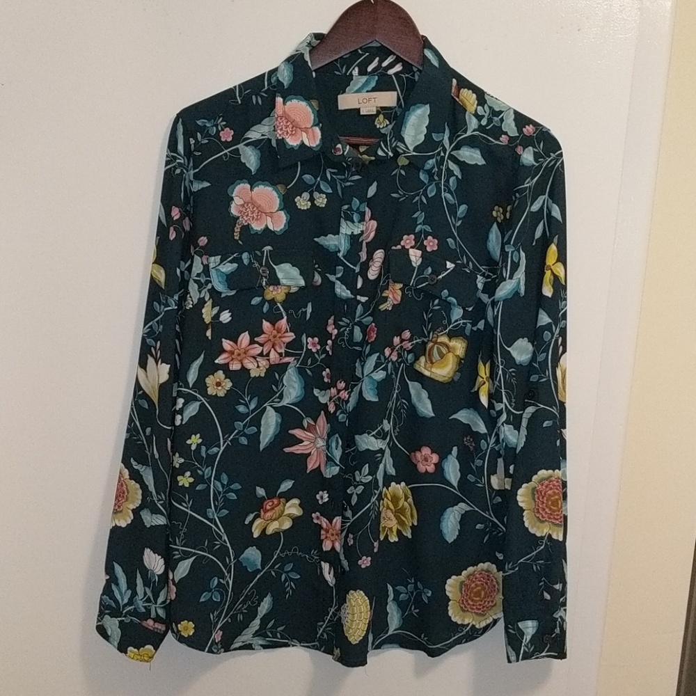 LIKE NEW LOFT Floral Blouse Size L